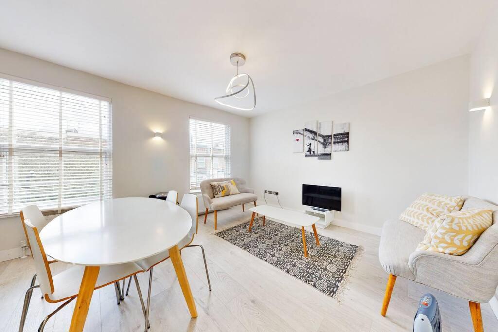 Villa Stylish 2Bed2Bath Flat 4Min From Tube Station à Londres Extérieur photo
