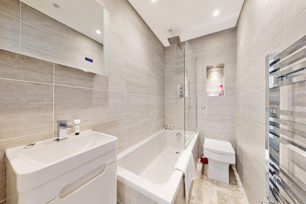Villa Stylish 2Bed2Bath Flat 4Min From Tube Station à Londres Extérieur photo