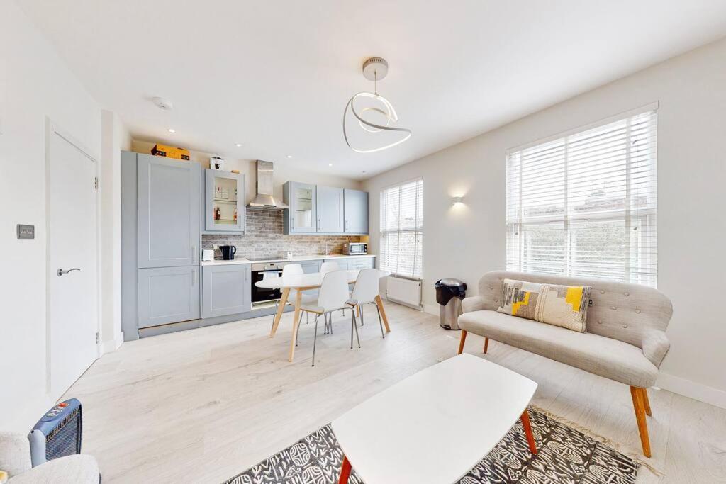 Villa Stylish 2Bed2Bath Flat 4Min From Tube Station à Londres Extérieur photo